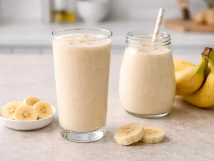 Koktajl bananowy z mlekiem – prosty przepis na sycący napój